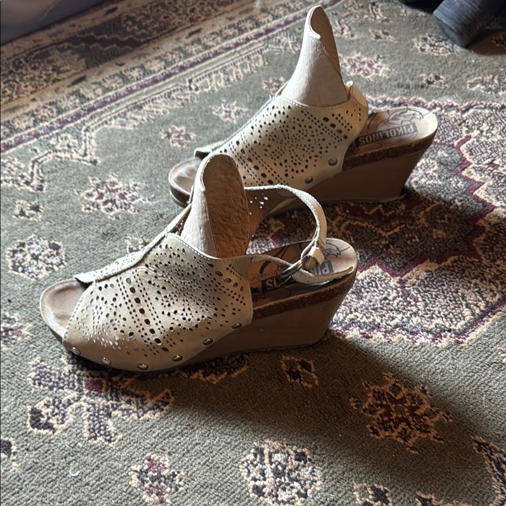 Stylish Women's Wedge Sandals